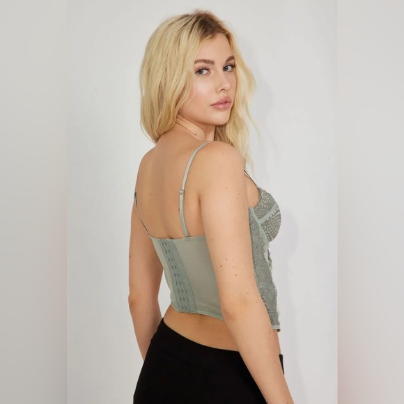 worn once - Picture 2 of 4